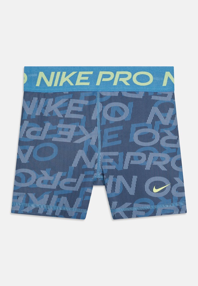 Shorts Nike Pro en bleu marine avec une ceinture élastique bleue et jaune. Présente un motif de texte superposé, un tissu texturé et une coupe courte.