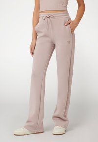 Guess MIT SEITLICHEM LOGO - Tepláky - rose