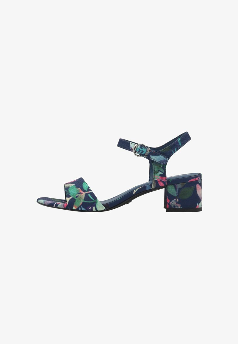 Blomstermønstrede hælede sandaler i marineblå med strop og spænde. Har en åbentået design og en blokhæl for stabilitet.