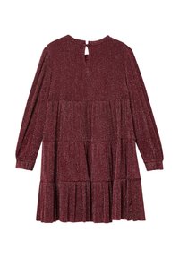 Bordeaux glittersjurk met lange mouwen, gelaagd ontwerp, ronde hals en een opening met sleutelgat aan de achterkant. Gemaakt van gestructureerde, glinsterende stof.