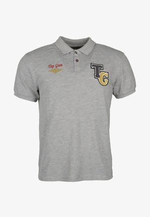Szara koszulka polo wykonana z mieszanki bawełny, z kołnierzykiem, dwoma guzikami oraz haftowanymi akcentami, w tym "Top Gun" i "TG" w kontrastujących kolorach.