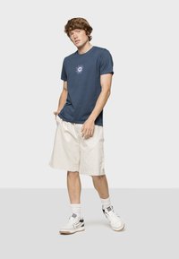 Kaotiko PLANET Z UNISEX - Triko s potiskem - navy blue