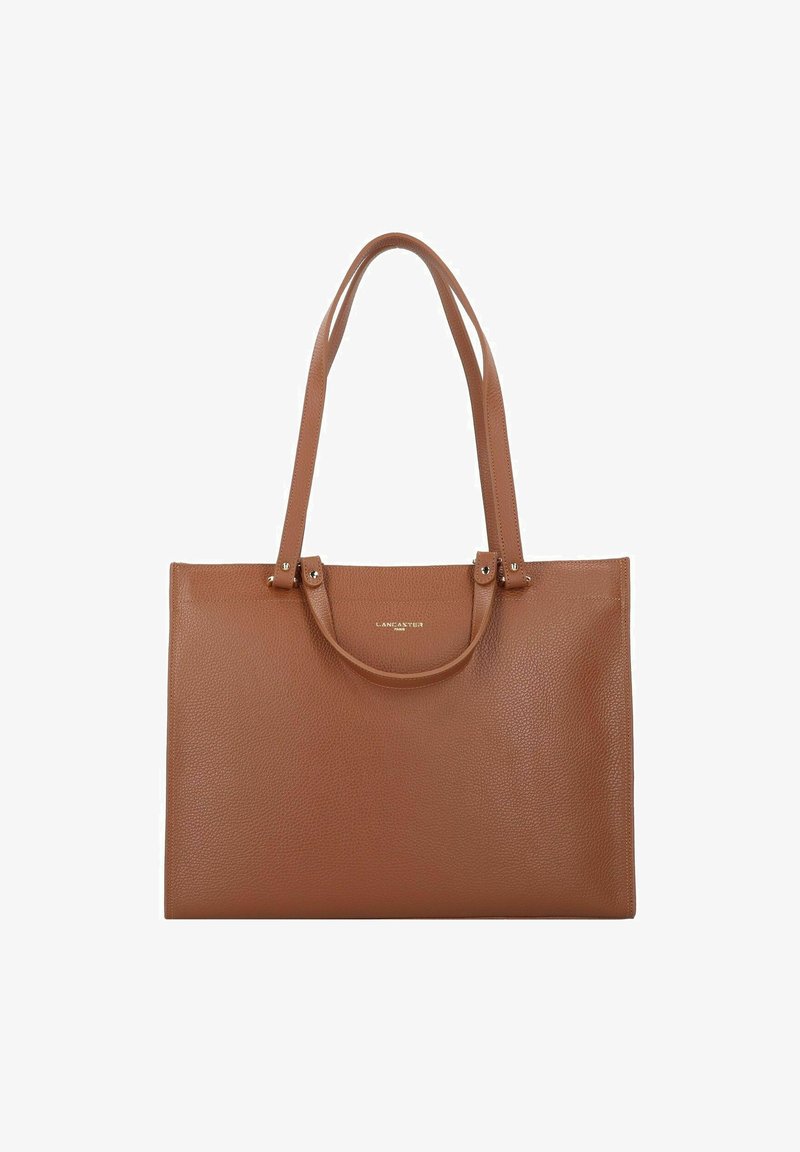 Borsa tote in pelle marrone con superficie texturizzata, doppio manico e design minimalista. Presenta un sottile logo dettagliato al centro in alto.