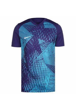 Das Nike T-Shirt mit kurzen Ärmeln hat ein V-Ausschnitt-Design. Hergestellt aus einem Stoff mit einem blauen abstrakten Muster auf lila Hintergrund. Normale Passform.