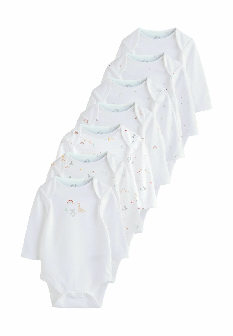 Ensemble de six bodies à manches longues en tissu blanc ; présente des motifs discrets incluant des animaux et des arcs-en-ciel, avec des fermetures à pression en bas.