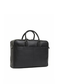 Borsa per laptop in pelle nera con doppie maniglie superiori, chiusura a zip, due tasche frontali e una texture liscia. Forma rettangolare con cuciture minime.