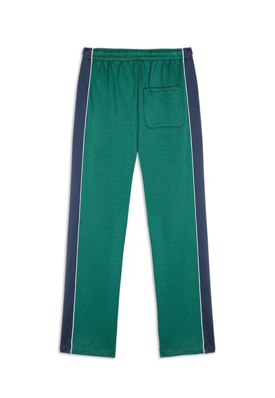 Zelené tepláky s námorníckymi bočnými panelmi, elastickým pásom a zadnou vreckom. Obsahujú biele lemovanie pozdĺž vonkajších švov. Mäkká textúra látky.