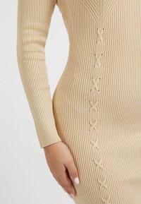 Guess Kotelomekko - beige