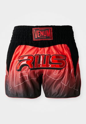 Červené a černé šortky VENUM s černým elastickým pasem, obsahující lesklé loga "VENUM" a "RWS", gradientový vzor a hladkou texturu.