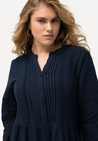 Ulla Popken TIERED BELL SLEEVE  - Vardagsklänning - dark blue