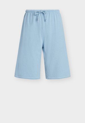 Σορτς ανοιχτού μπλε χρώματος με ελαστική μέση και ρυθμιζόμενο κορδόνι, με άνετη εφαρμογή, σχεδιασμένα για καθημερινή χρήση.