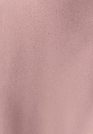 Tejido texturizado en suave rosa, con un acabado mate liso y un sutil patrón. Ideal para ropa y accesorios.