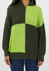 Stradivarius Sweter