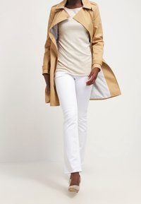 Pepe Jeans Jeans a sigaretta - white