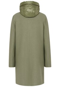 Langer, olivgrüner Mantel mit strukturierter Oberfläche, ausgestattet mit einer gepolsterten Kapuze und geradem Schnitt. Die Rückansicht zeigt minimale Nähte und keine sichtbaren Verschlüsse.