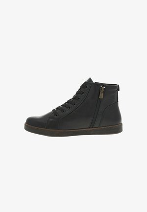 Baskets montantes noires en cuir lisse, dotées de lacets et d'une fermeture éclair sur le côté. La semelle est texturée avec des détails marron.