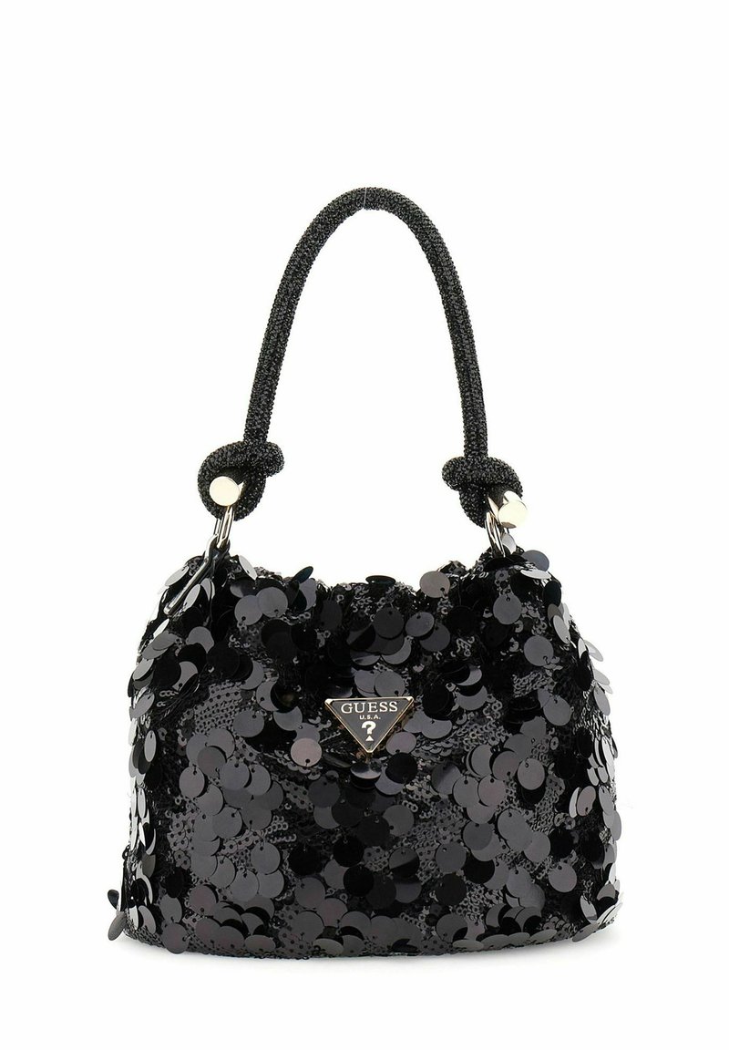 Sac à main noir en sequins avec une forme arrondie, une anse tressée noire et une plaque logo Guess argentée à l'avant. Surface texturée et brillante.