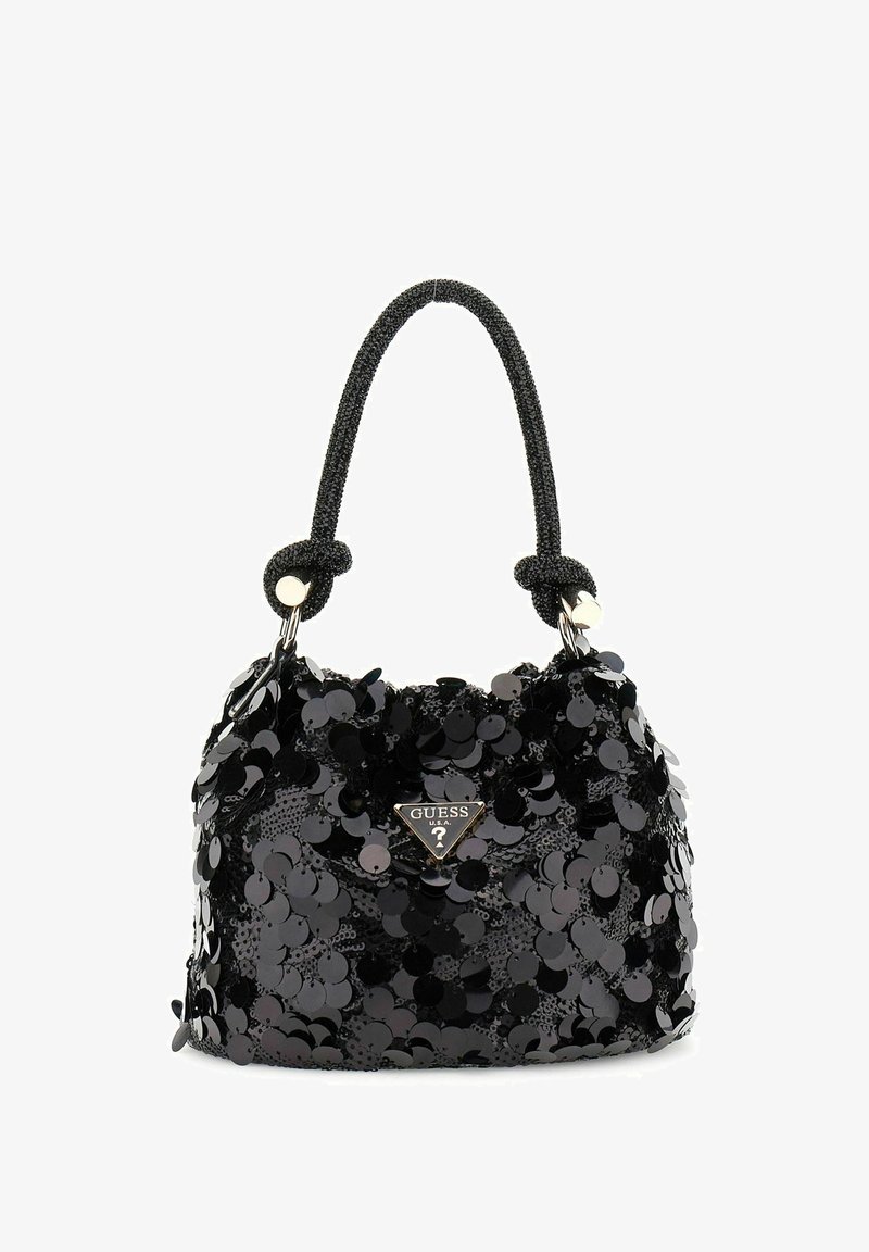 Sac à main noir en sequins avec une forme arrondie, une anse tressée noire et une plaque logo Guess argentée à l'avant. Surface texturée et brillante.