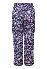 Spodnie w kwiatowy wzór z elastyczną talią, z granatowym tłem i różnorodnymi różowymi oraz białymi kwiatami. Lekki materiał, luźny krój.
