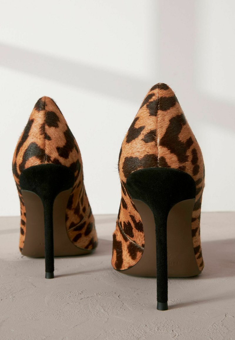 Chaussures à Talons Hauts NEXT - Imprimé Animal - Taille UK 7 (EUR 41) - Noir