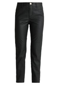 Černé kožené kalhoty s přiléhavým střihem, s předním zapínáním na knoflíky a čtyřmi kapsami. Hladká textura s minimálním leskem.