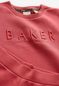 Baker by Ted Baker SET REGULAR FIT czerwony