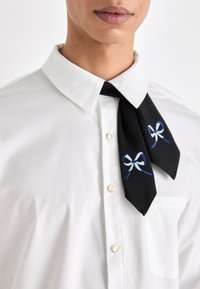 Sister Jane LILIAN TIE SHIRT UNISEX - Krekls - white