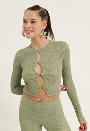 Long sleeved top - green