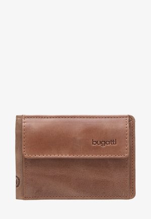 Brauner Ledergeldbeutel mit einer Vorderklappe, geprägtem Logo und Stickdetails. Kompakte rechteckige Form mit glatter Textur.