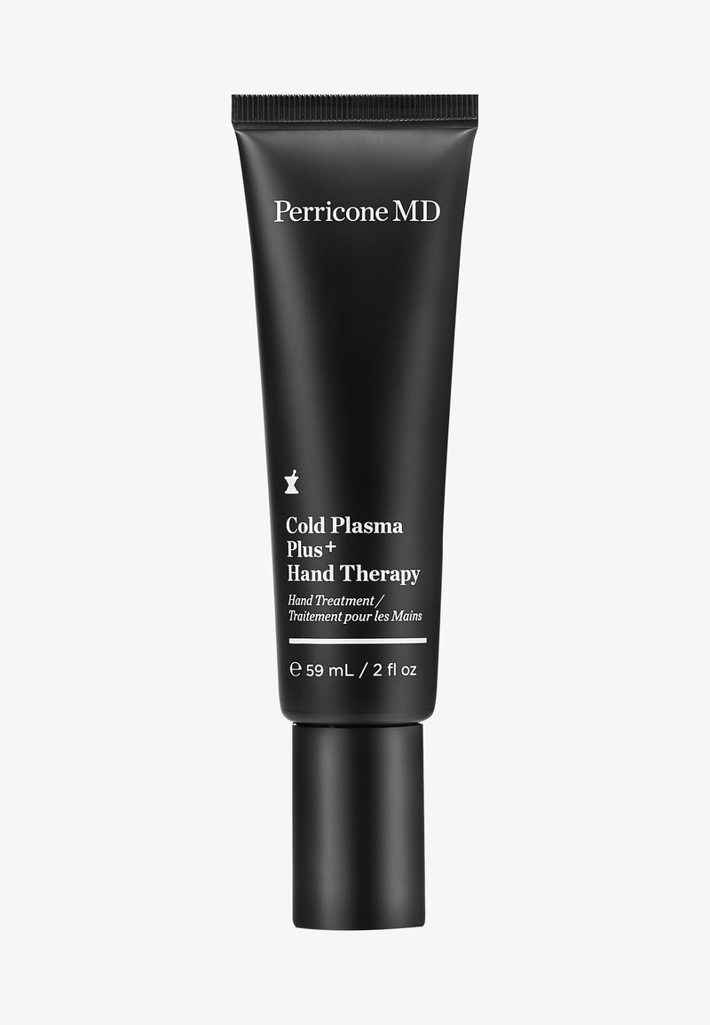 Tubo nero con finitura opaca, con testo bianco. Cappuccio nella parte inferiore, etichettato "Cold Plasma Plus + Hand Therapy," dimensione di 59 mL.