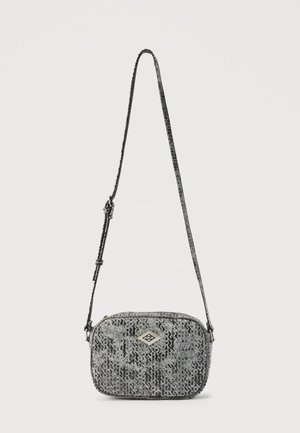 Γκρι τσάντα crossbody με ρυθμιζόμενο ιμάντα, υφή με μοτίβο και μεταλλική πλακέτα με το λογότυπο Replay στο κέντρο μπροστά.