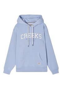 Hellblauer Hoodie aus weichem Material mit einer vorderen Kängurutasche, Kapuze mit Zugband und weißem Drucktext, der "CREEKS ORIGINAL Seit 1974" besagt.