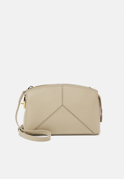 Victoria Beckham - Kopertówka