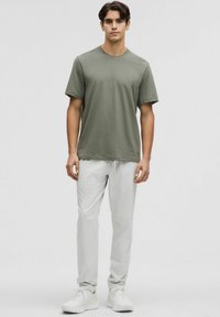 lululemon REGULAR biały