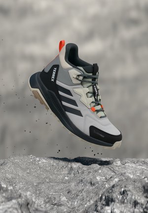 adidas Terrex ANYLANDER MID - Hiking shoes - grey two/carbon/core black