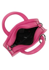 Roze leren handtas met twee korte handvatten, ritssluiting en een gladde textuur. Het interieur heeft zwarte stof met sterpatronen.