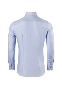 Helles blaues Langarmhemd mit strukturiertem Kragen, Rückenpasse und Manschetten mit schwarzen Knöpfen. Glatter Stoff mit taillierter Passform.