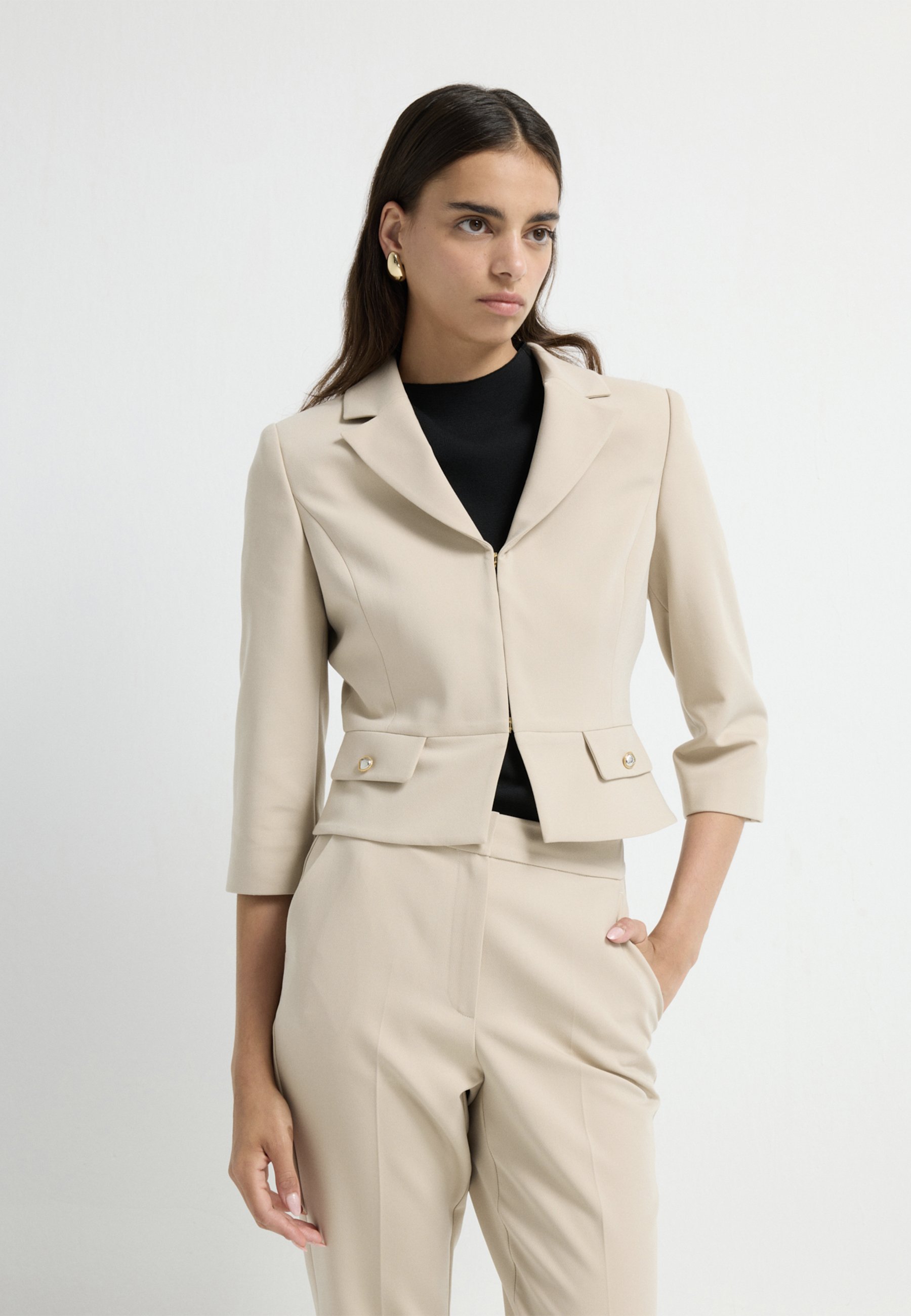 Tailleur Jupe Et Veste En Lin Beige Taille 42 - 2 Pièces, Manches Courtes, Occasion Très Bon état
