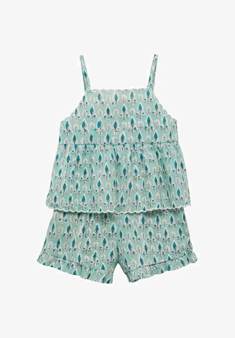 Světlomodrý top bez rukávů se vrstvami volánků a vzorem listů, v kombinaci s odpovídajícími šortkami se stejným designem a vykrojenými okraji.