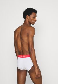 Calvin Klein Underwear HIP BRIEF 3 PACK COTTON STRETCH - Cuecas - white