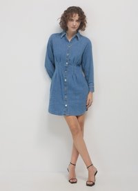 Calliope CON PINCES - Robe chemise - blu denim scuro