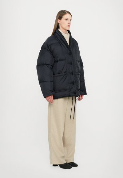 CLOSED REVERSIBLE JACKET - Téli kabát - black