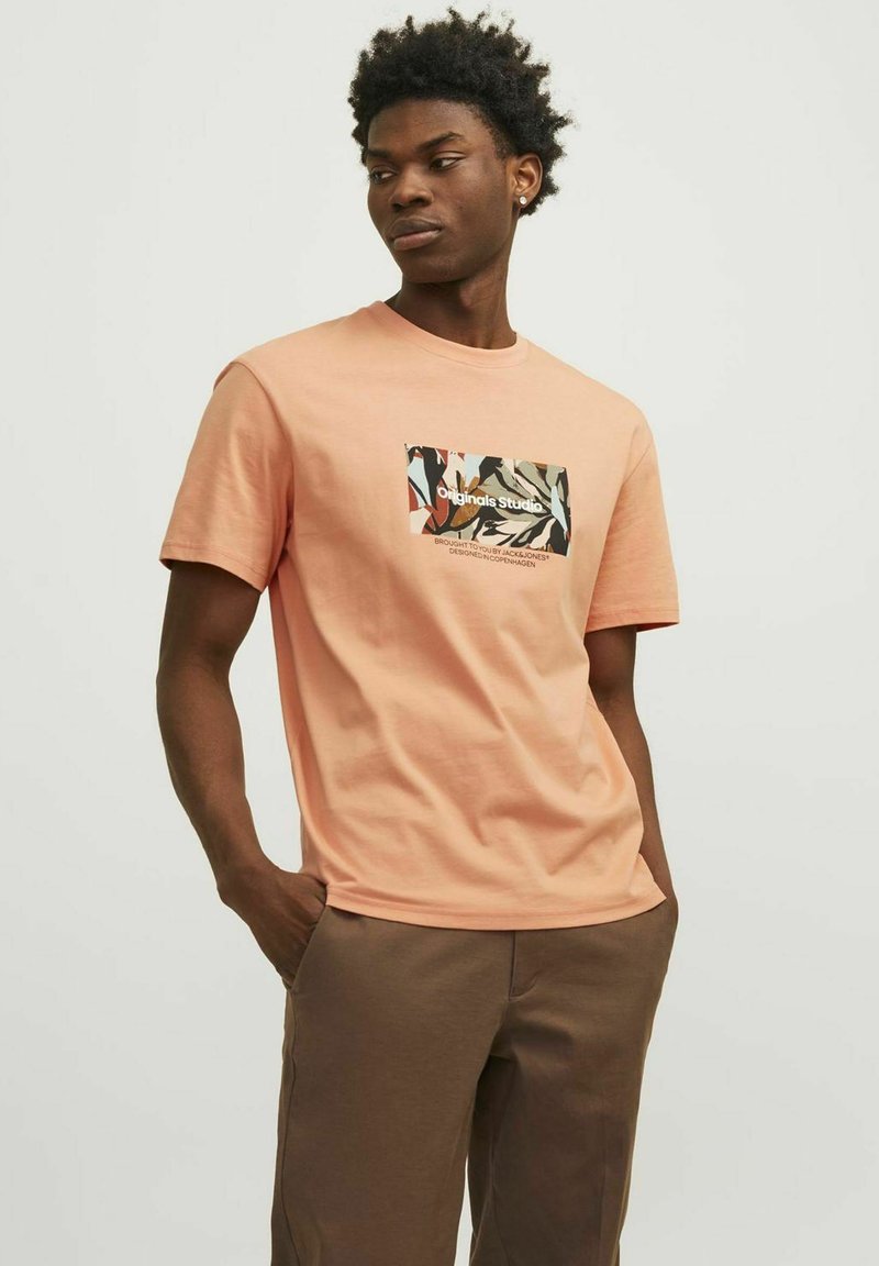 Jack & Jones JORSEQUOIA TEE CREW NECK - Camiseta estampada - canyon sunset