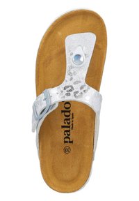 Sølv flip-flop sandal med en tekstureret rem og justerbar spænde. Brun polstret indersål med indpræget mærke logo. Rund accentdetalje.