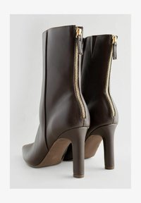 Non selezionato, chocolate brown