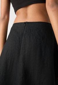 Marc O'Polo A-linjainen hame - black