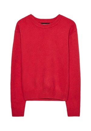 Röd långärmad tröja med rund halsringning och ribbstickade muddar, krage och fåll, visad mot vit bakgrund.