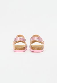 Miniaturna slika 3