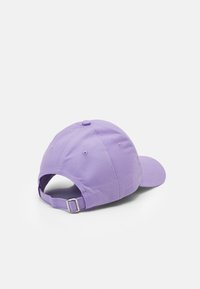 BOSS ARI - Cap - purple