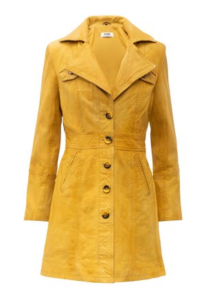 Gul læderjakke med indhakskrave, seks knapper foran, to sidelommer og tekstureret finish. Skræddersyet pasform med mellem-lang længde.